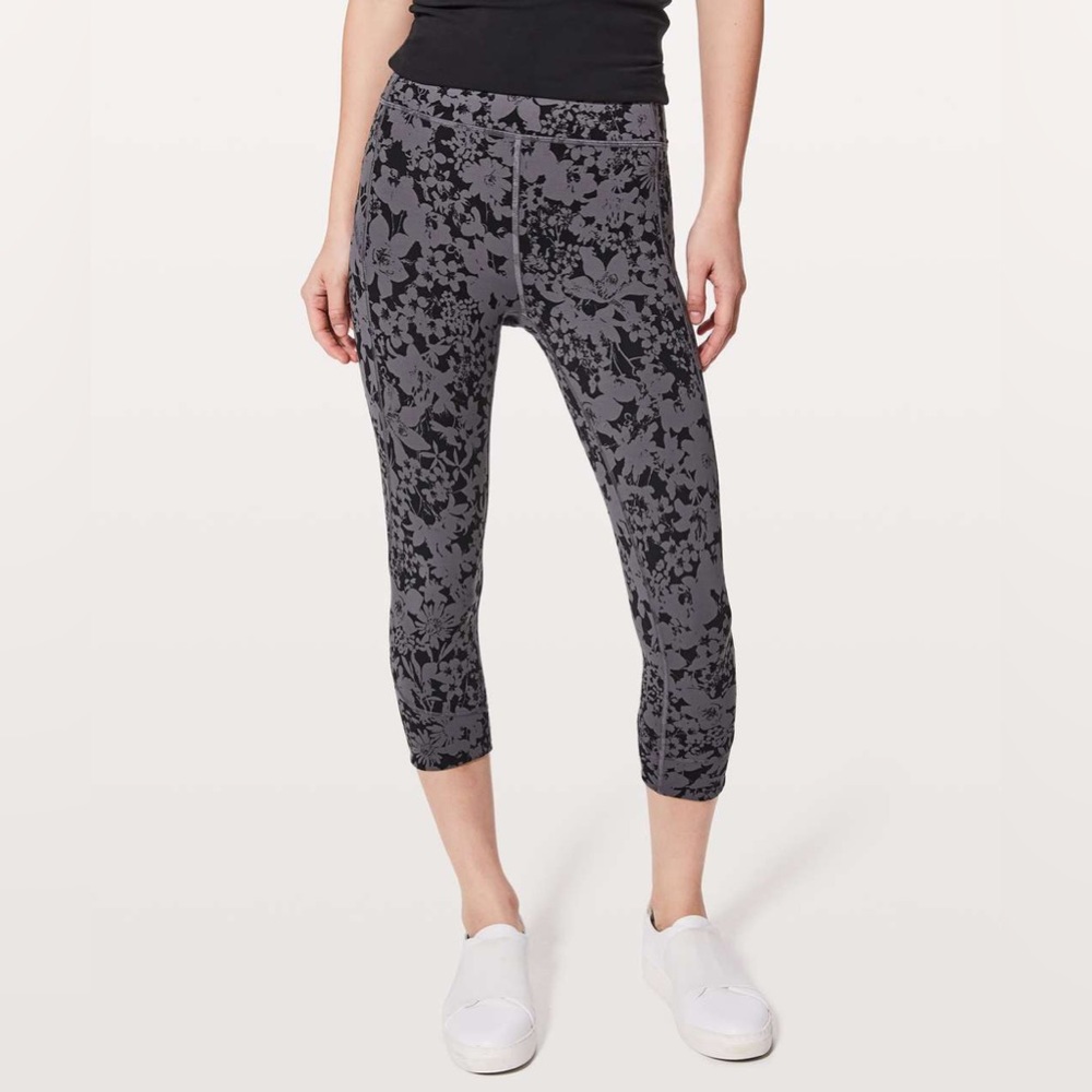 Lululemon In Movement Crop *Everlux 19* Leggings Efflorescent Nebula Black Sz 6